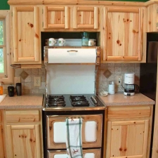 07Knotty_Pine_Cabinetry