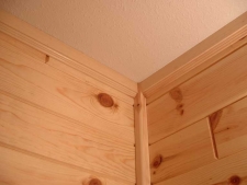 Knotty-Pine-Ceiling-Trim