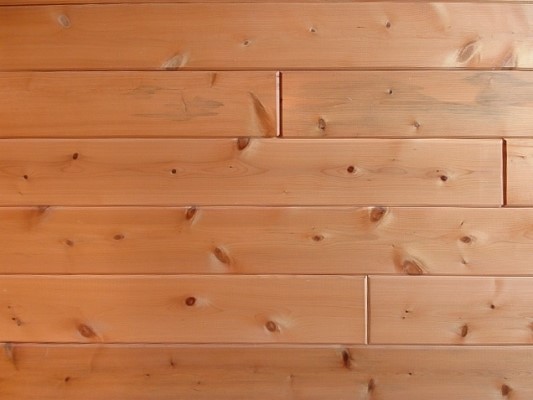 Cedar and Pine Log Siding Uses and Differences 