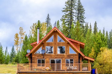 Alternative Text: Best Colors for a log cabin’s exterior